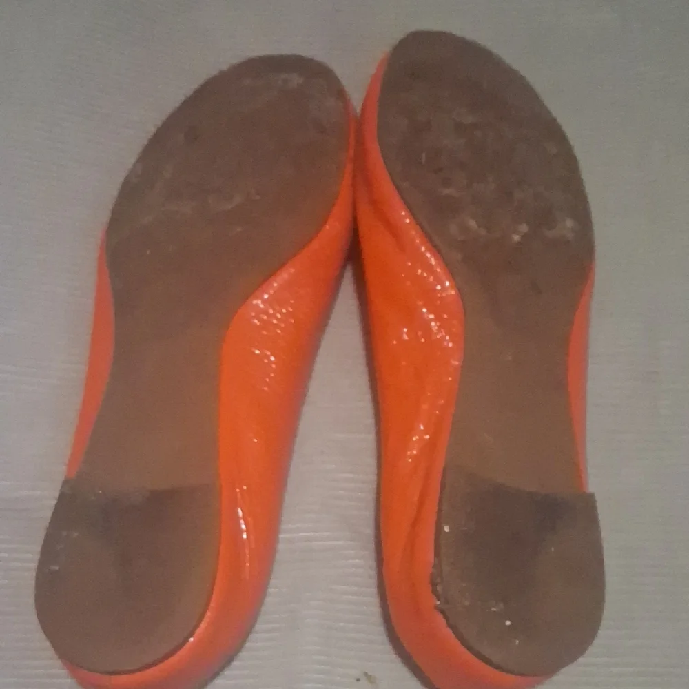 Tory Burch Women's Bright Orange Flats with Gold Emblem - Picture 2 of 3
